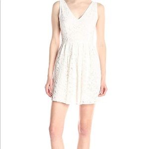 BB Dakota Kerry Lace V-Neck Dress